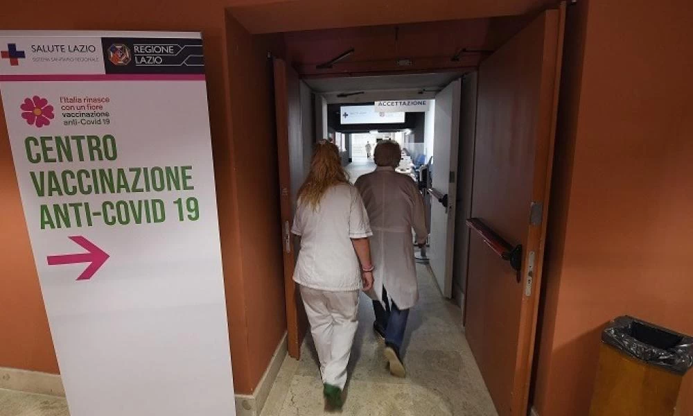 Ιταλία: Ο φονικός κορονοϊός κόστισε τη ζωή σε πάνω από 130.000 ασθενείς από την αρχή της πανδημίας